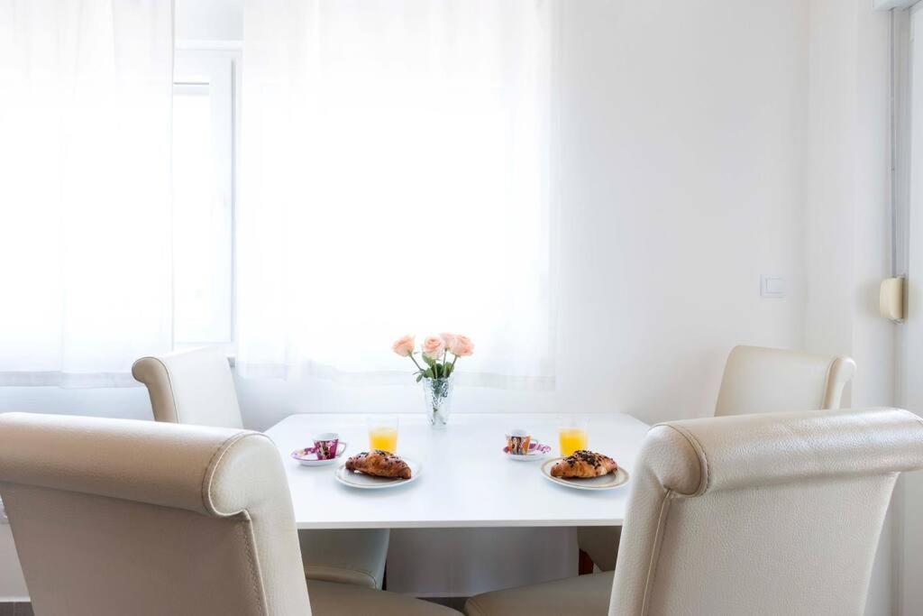 Cozy Apartment With Private Parking Medulin Exterior photo
